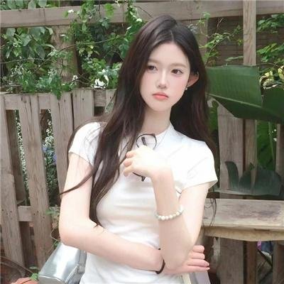 黑衣女孩